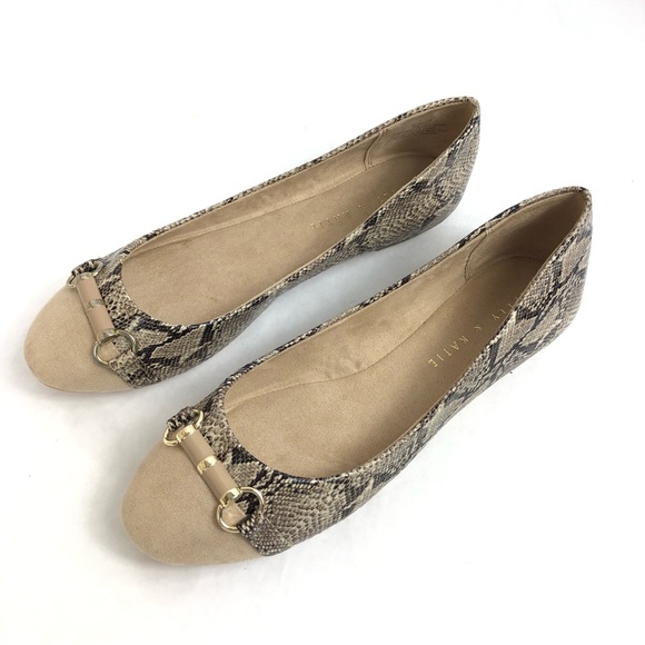 Kelly & Katie Wendie Women’s Ballet Flat Shoes - Picture 3 of 9